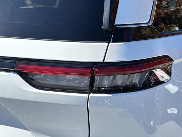 Used 2023 Jeep Grand Cherokee Limited w/ Trailer Tow Prep Group (B) image 9