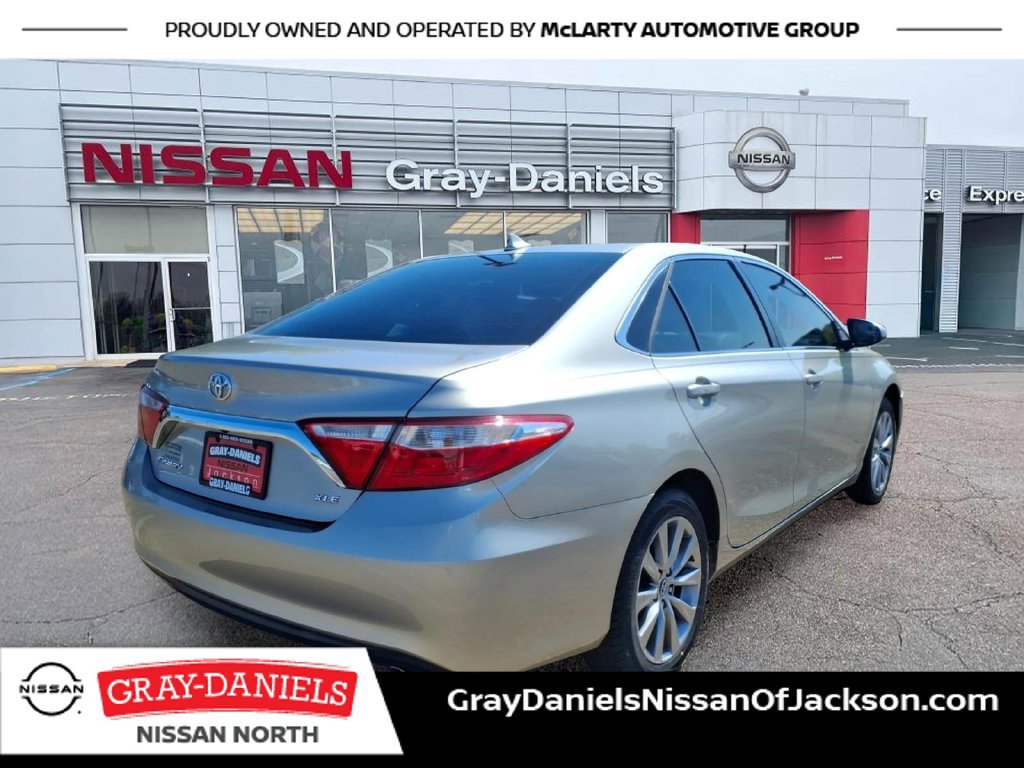 Used 2017 Toyota Camry XLE w/ Moonroof Package FWD image 7