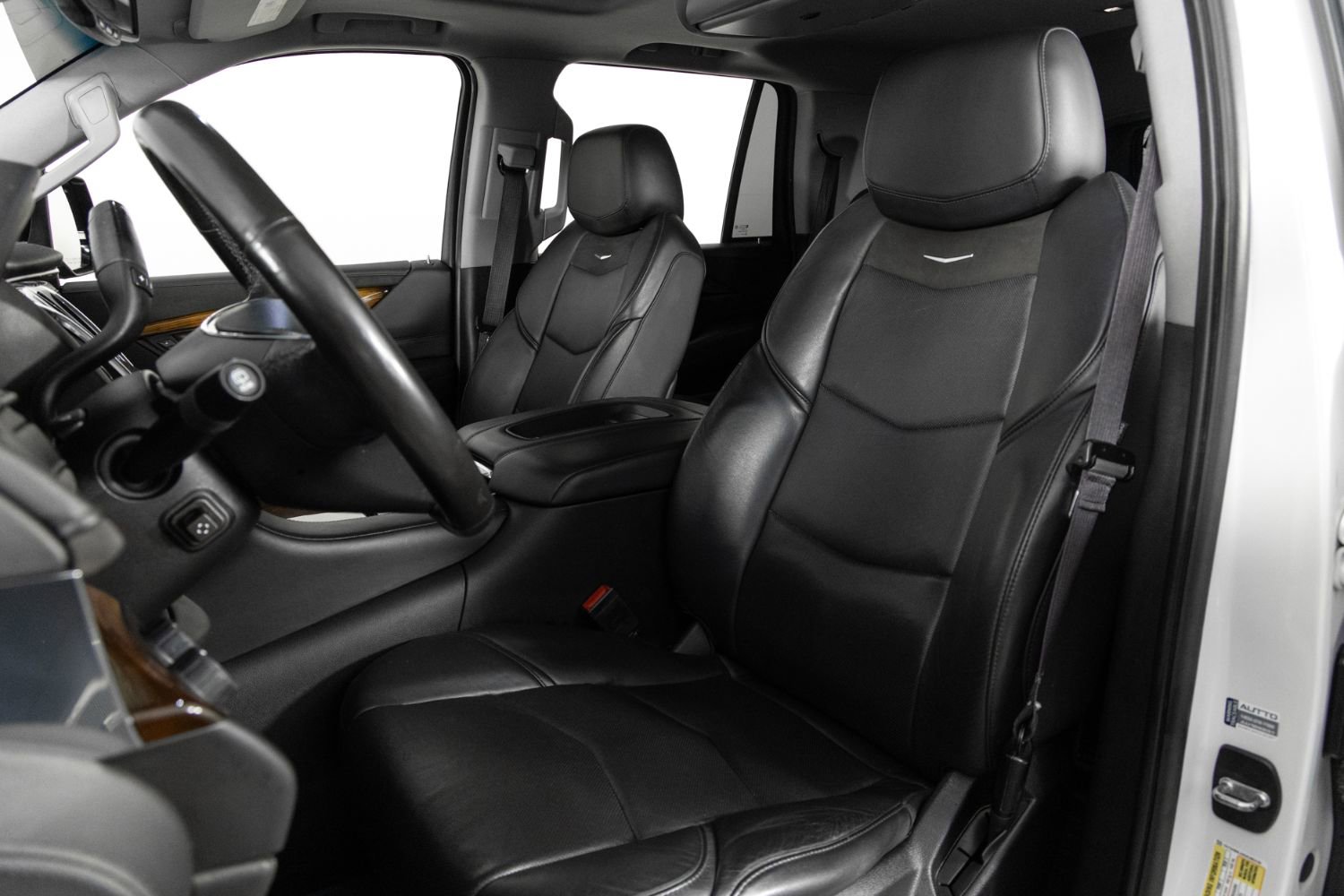 Used 2016 Cadillac Escalade Luxury image 16
