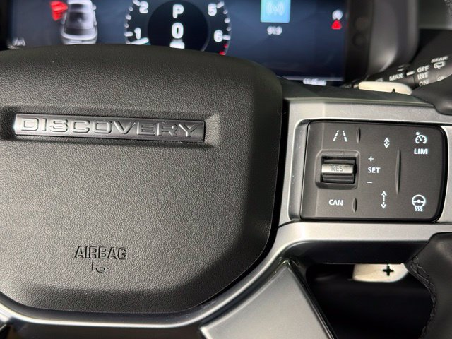 Used 2025 Land Rover Discovery Dynamic SE AWD/4WD image 34