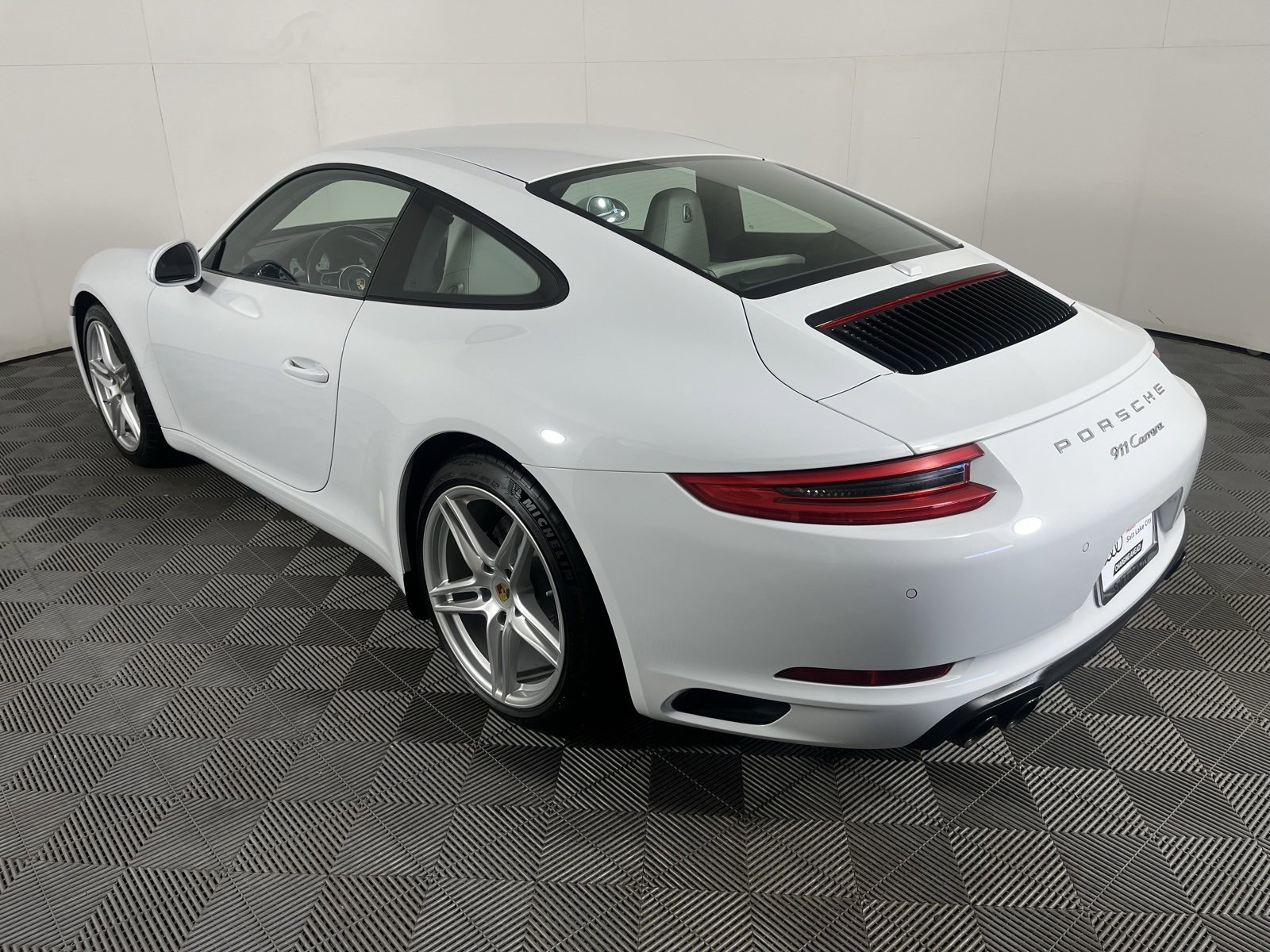 Used 2018 Porsche 911 Carrera image 5
