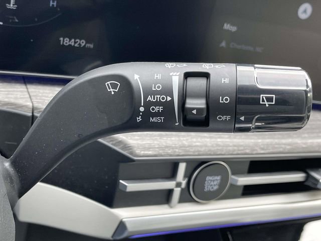 Used 2025 Hyundai Santa Fe Limited image 24