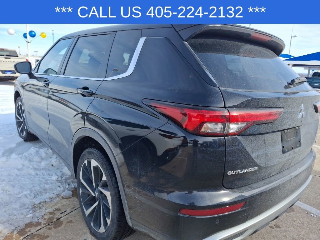 Used 2024 Mitsubishi Outlander SE Black Edition image 25