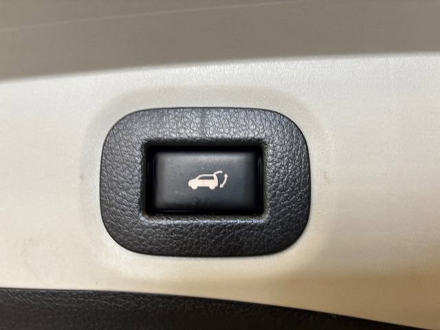 Used 2019 Nissan Rogue SV w/ Premium Package image 27