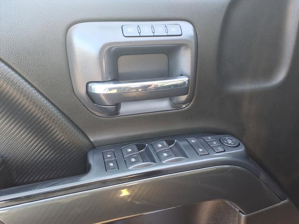 Used 2017 GMC Sierra 2500 SLT w/ All Terrain HD Package image 4