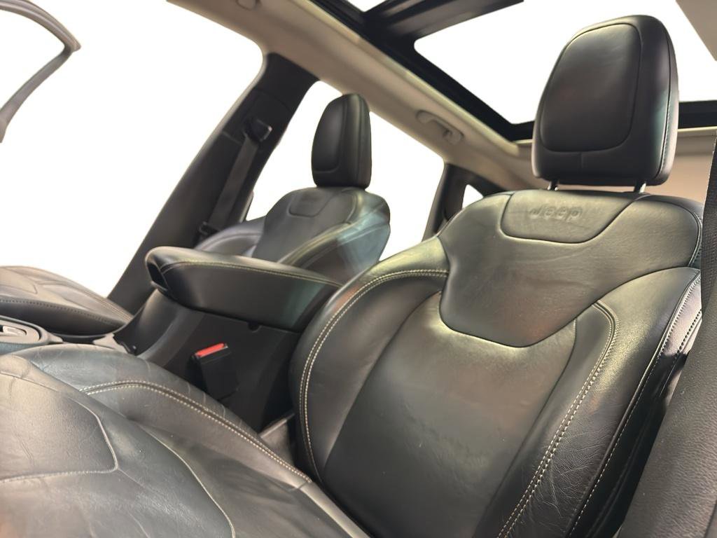 Used 2015 Jeep Cherokee Limited image 15