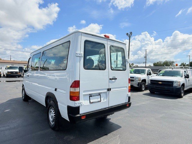 Used 2003 Dodge Sprinter 2500 RWD image 8