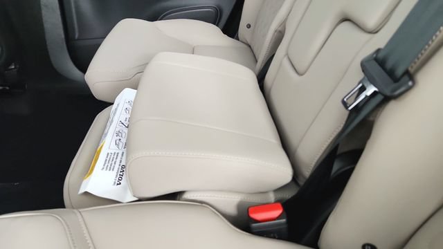 Certified 2026 Volvo XC90 B6 Plus w/ Protection Package Premier AWD/4WD image 32