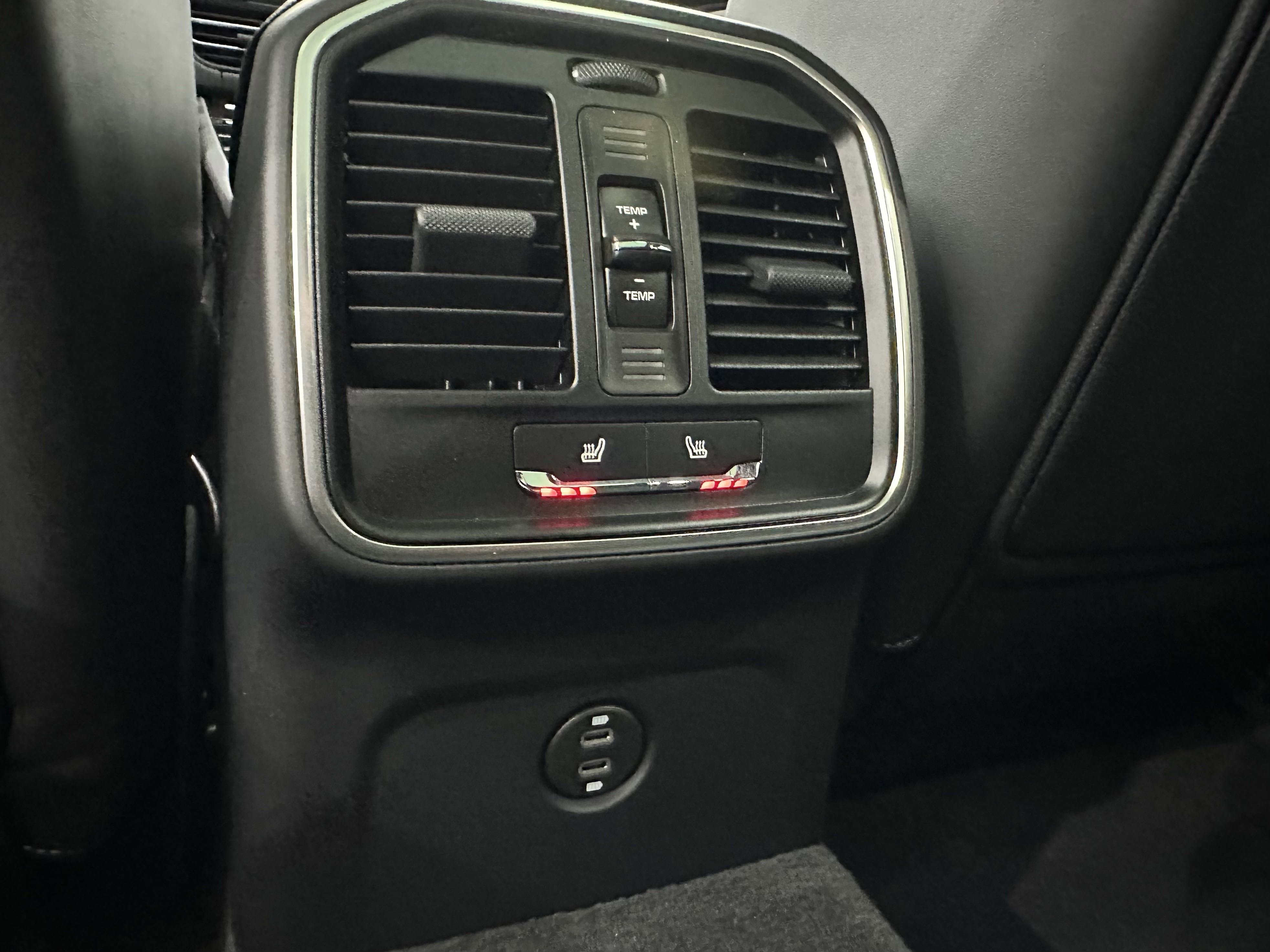 Certified 2025 Porsche Macan image 21