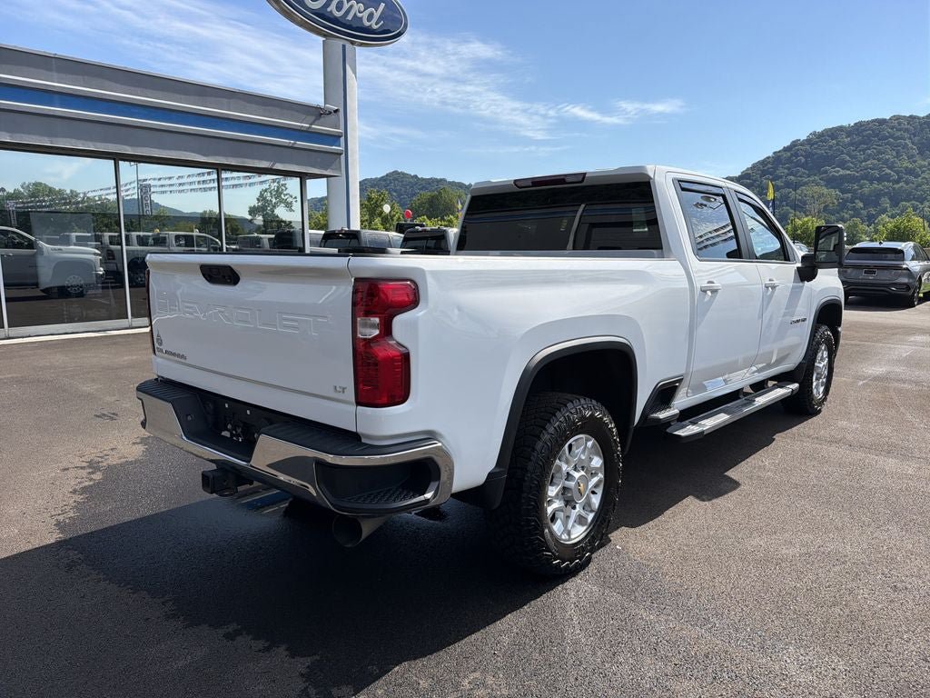 Used 2024 Chevrolet Silverado 2500 LT AWD/4WD image 4