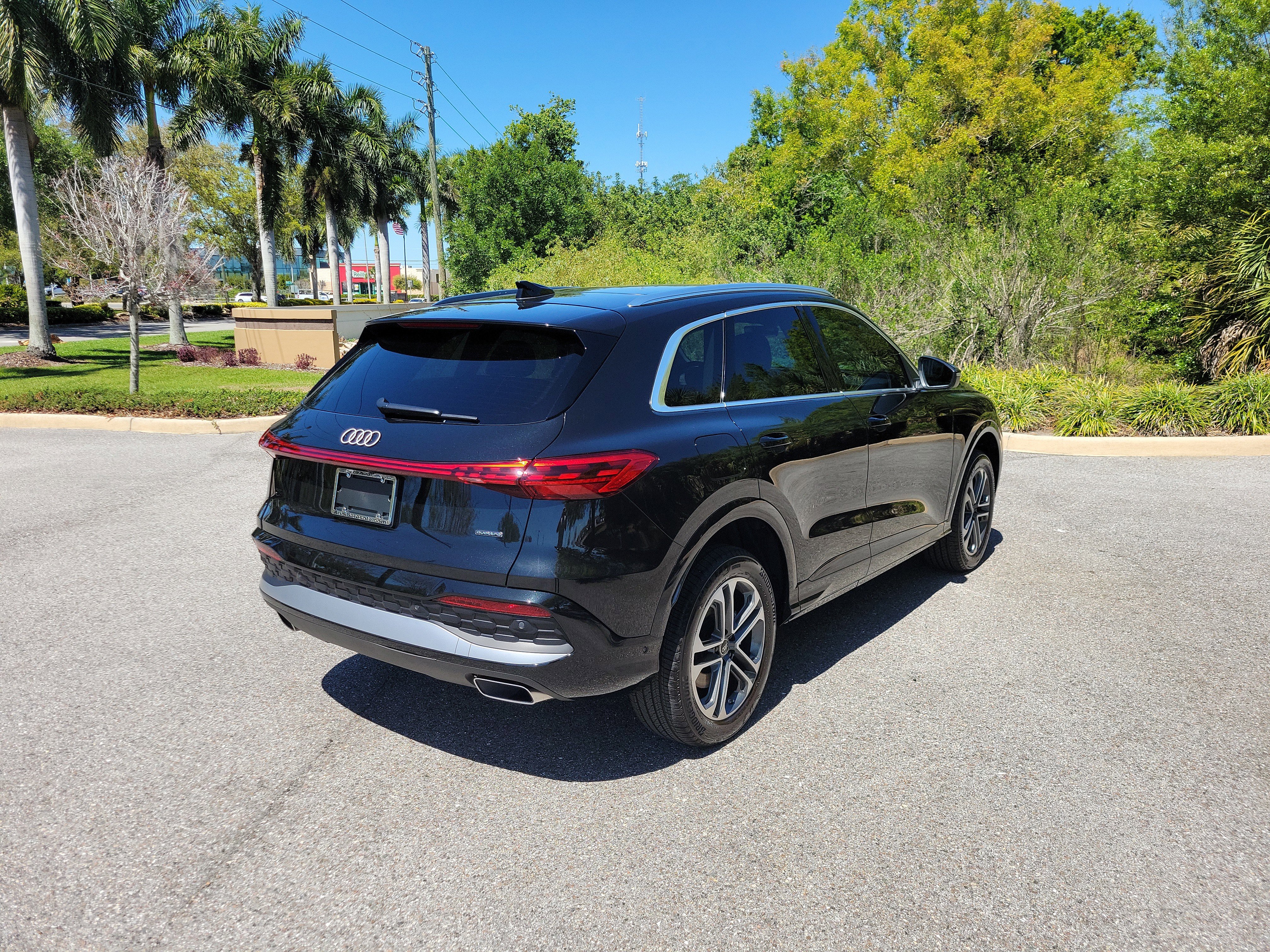 Used 2025 Audi Q5 Premium image 4