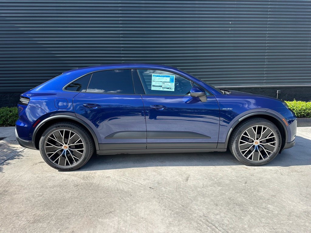 Used 2026 Porsche Macan 4 Electric AWD/4WD image 10