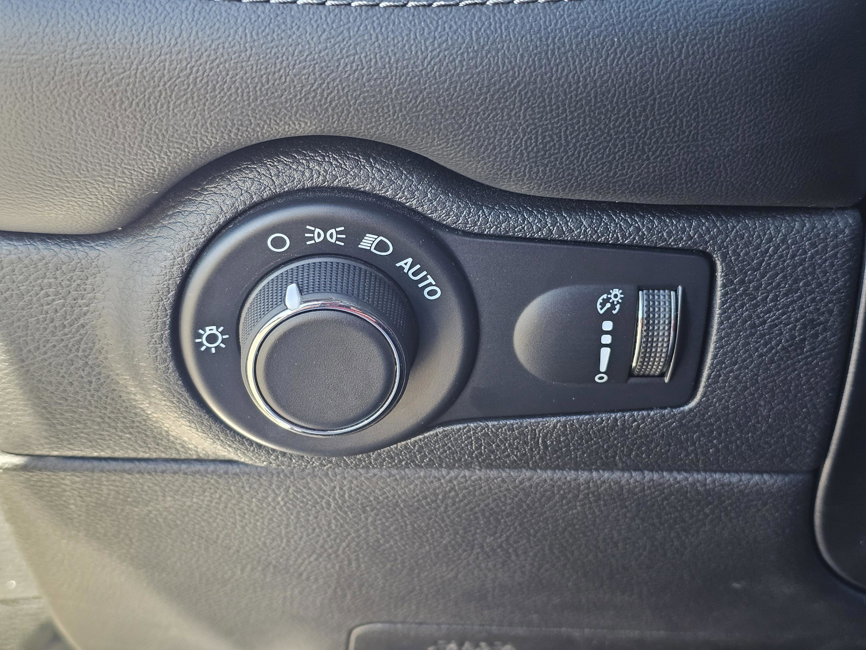 Used 2024 Dodge Durango SXT image 19