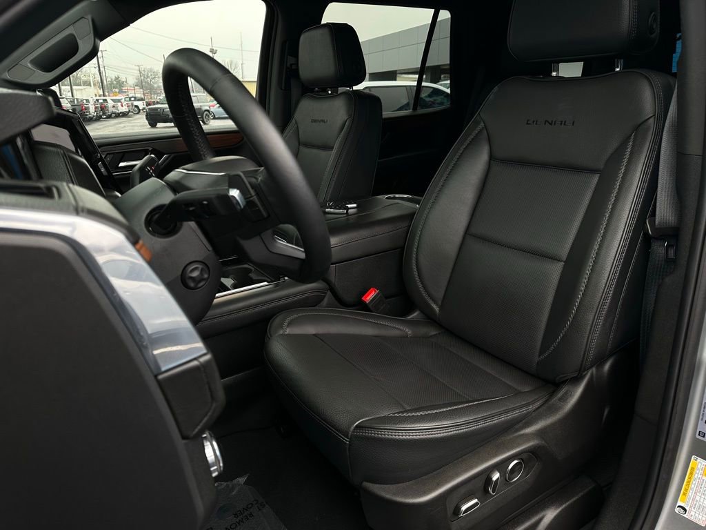 Certified 2025 GMC Yukon Denali image 14