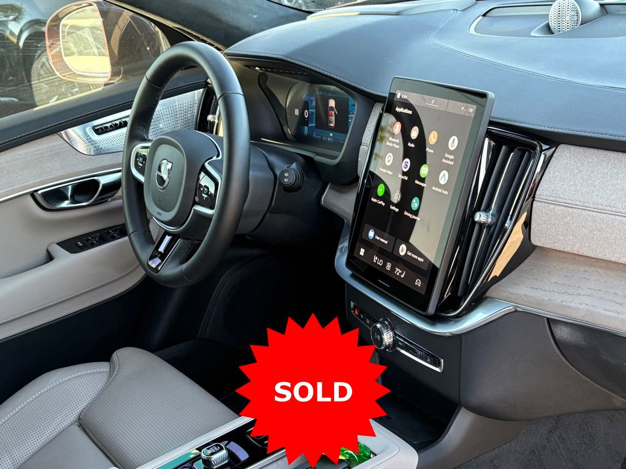 Certified 2025 Volvo XC90 T8 Ultra w/ Lounge Package image 38