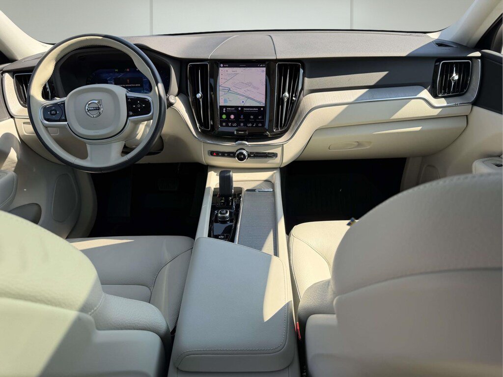 Used 2023 Volvo XC60 B5 Plus w/ Climate Package AWD/4WD image 2