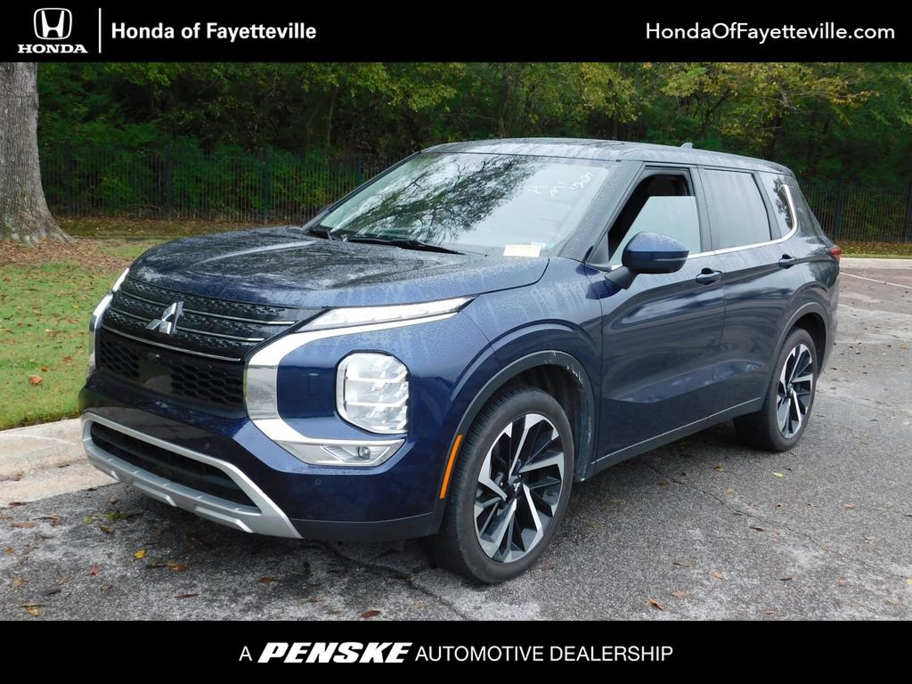 Used 2024 Mitsubishi Outlander SE