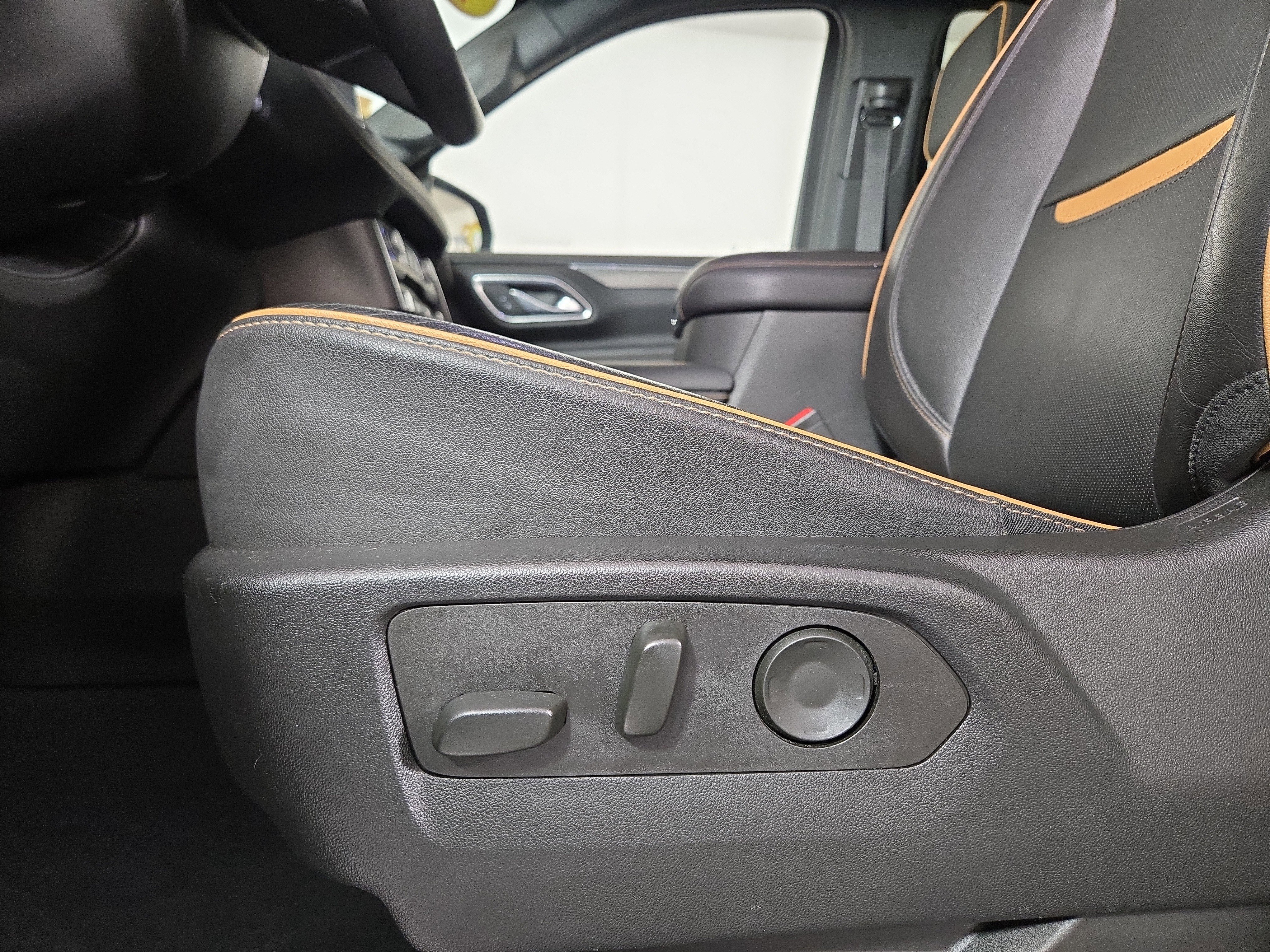 Certified 2023 GMC Yukon AT4 image 33