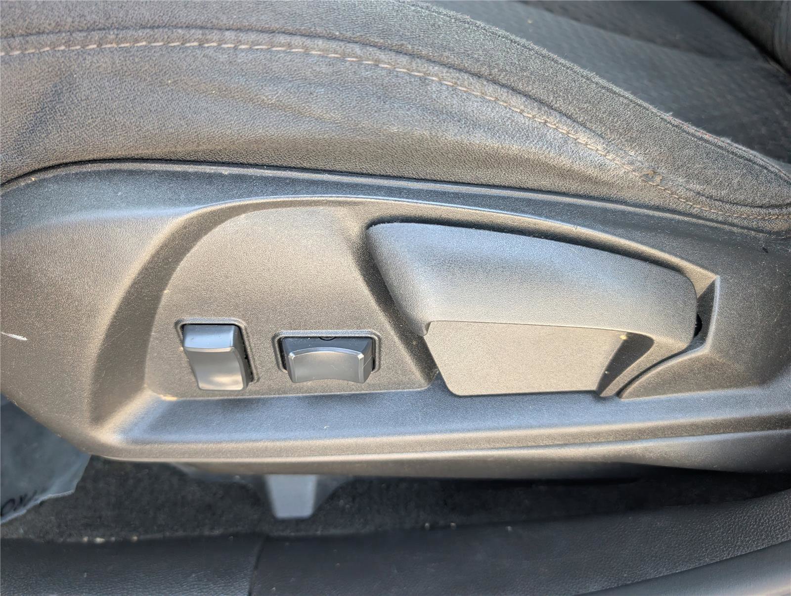 Used 2014 Chevrolet Equinox LS w/ LPO, Protection Package FWD image 19