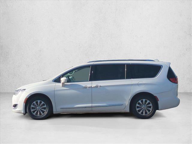 Used 2018 Chrysler Pacifica Touring-L FWD image 8