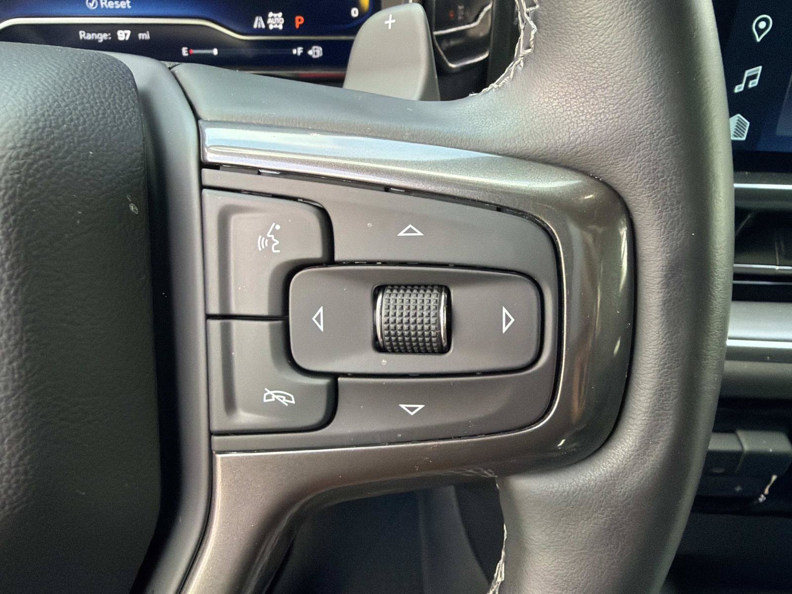 Used 2024 Chevrolet Silverado 1500 High Country w/ High Country Premium Package AWD/4WD image 31