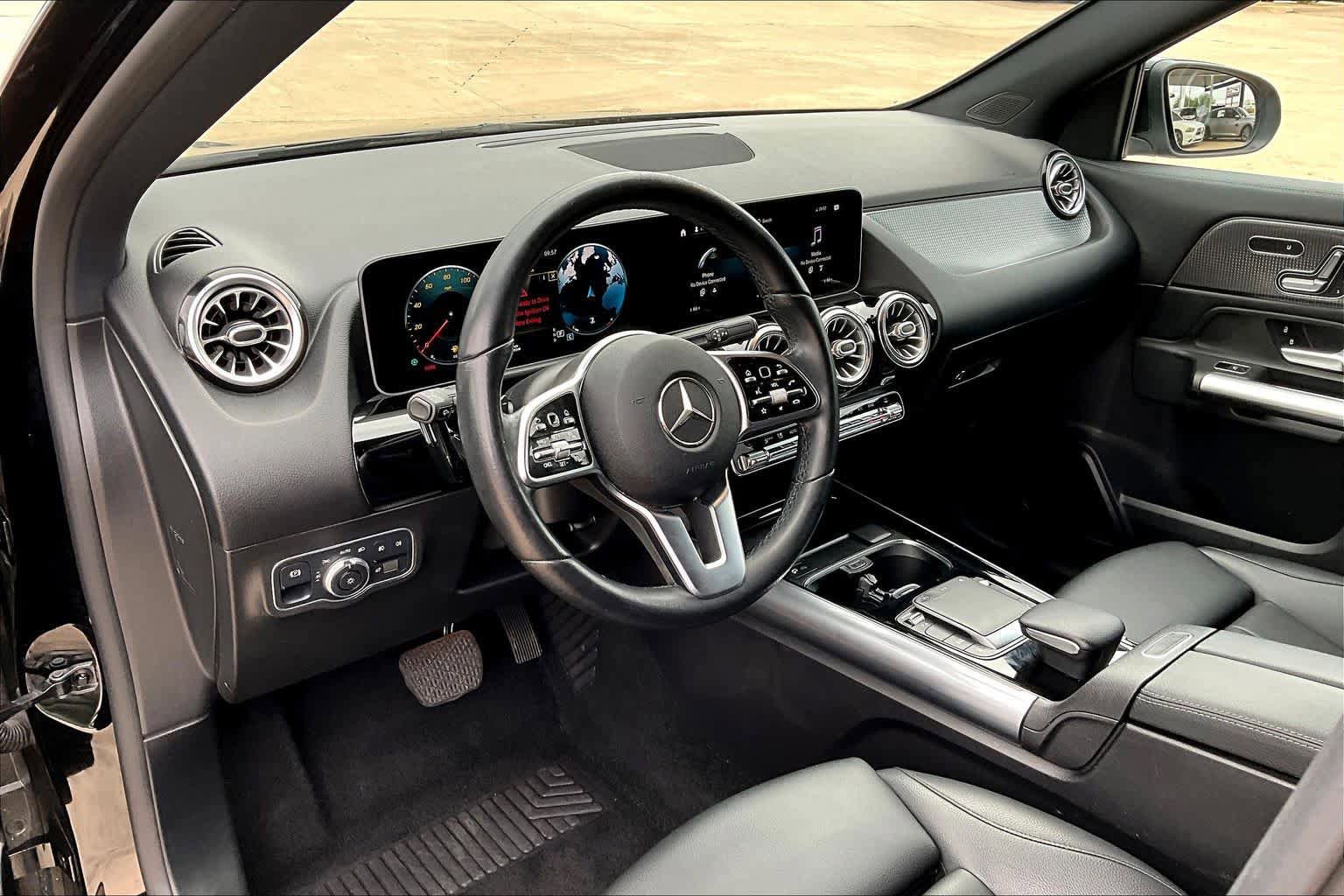 Used 2021 Mercedes-Benz GLA 250 4MATIC w/ Premium Package image 17