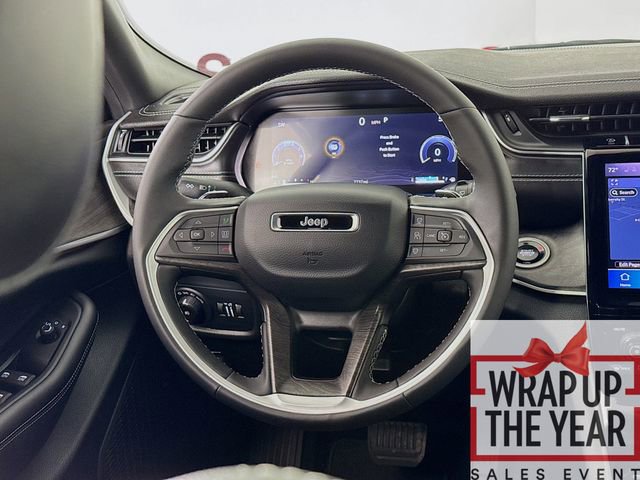 Used 2025 Jeep Grand Cherokee Limited image 11