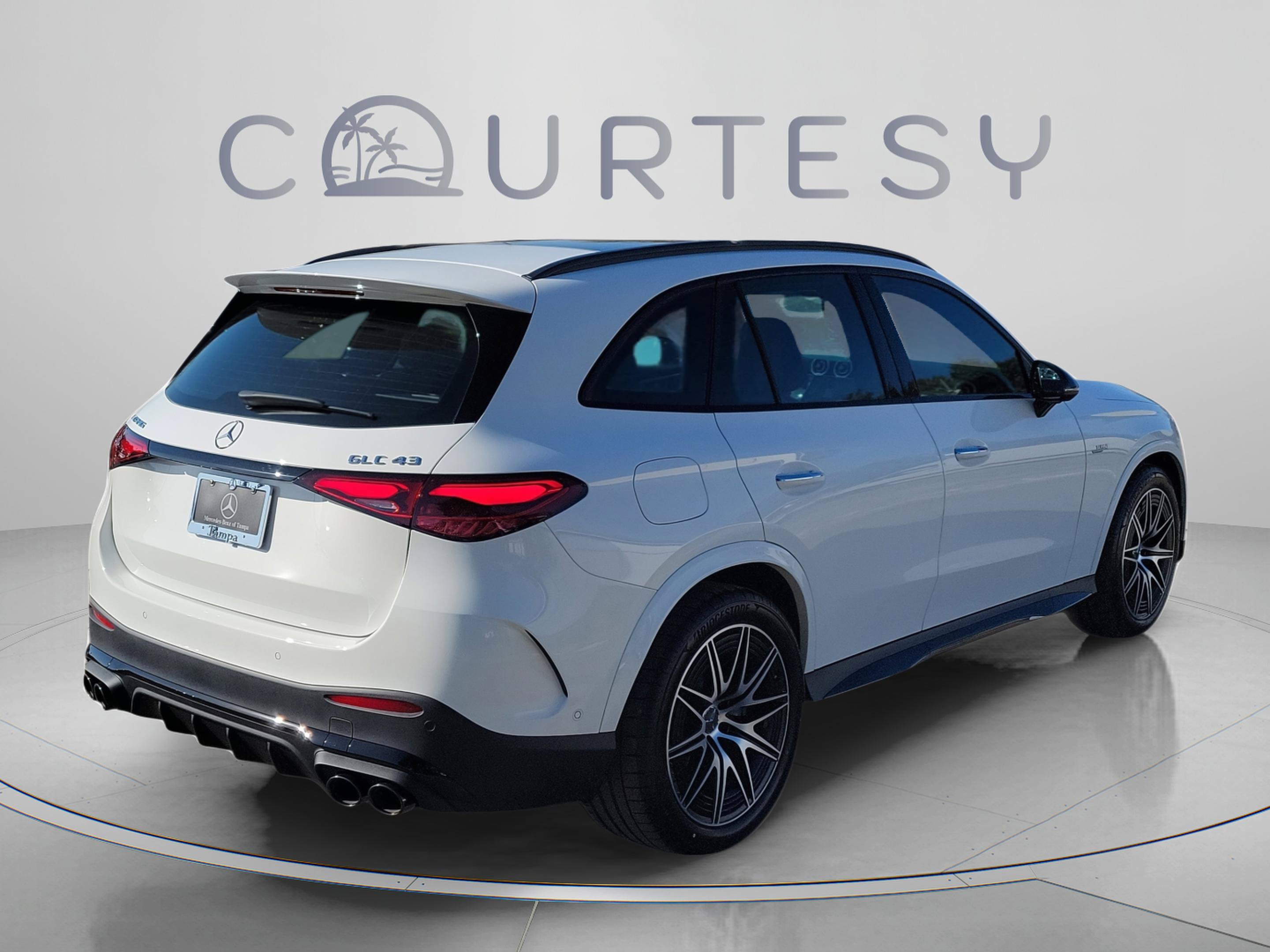 New 2026 Mercedes-Benz GLC 43 AMG 4MATIC image 4
