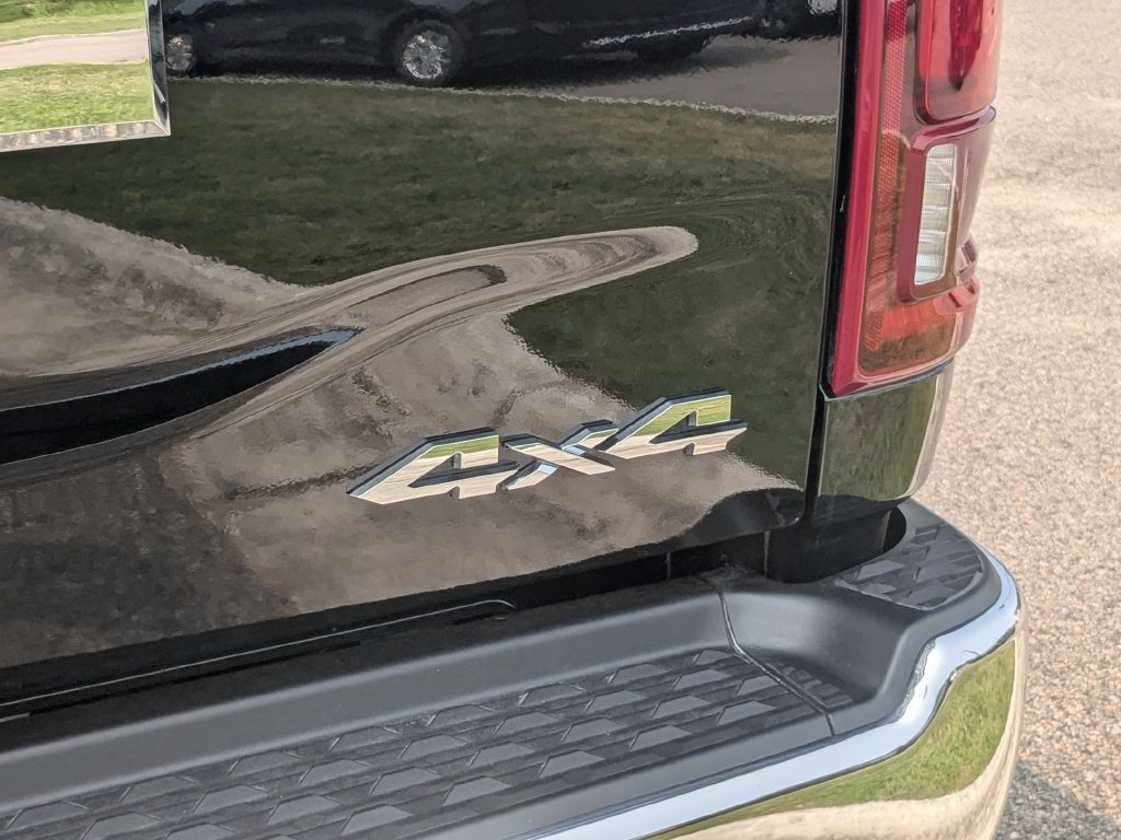 New 2026 RAM 3500 Big Horn AWD/4WD image 15
