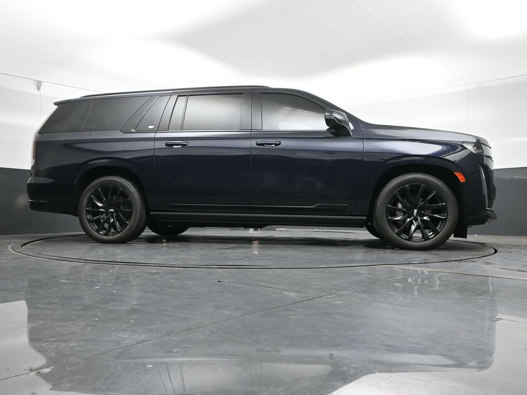 Used 2023 Cadillac Escalade ESV Sport Platinum w/ LPO, ONYX Package AWD/4WD image 44