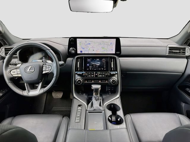 Used 2025 Lexus LX 600 4WD w/ Accessory Package (2T) image 17