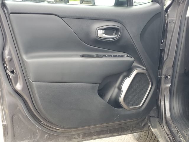 Used 2020 Jeep Renegade Limited AWD/4WD image 9