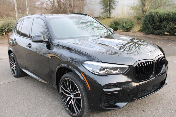 Used 2022 BMW X5 M50i image 5