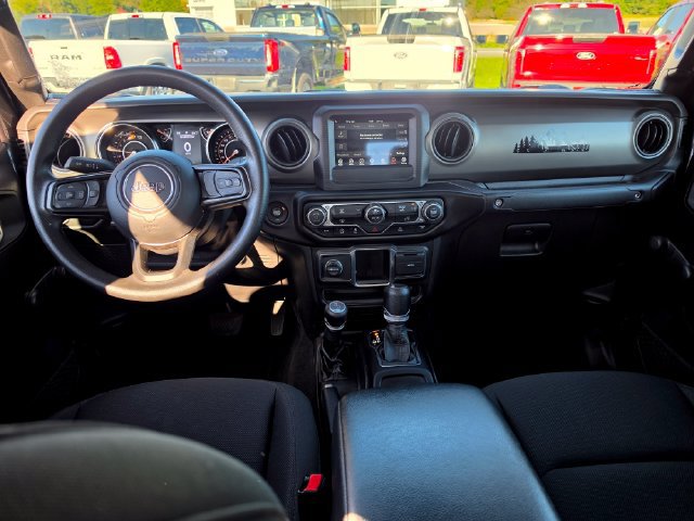 Used 2022 Jeep Gladiator Sport AWD/4WD image 11