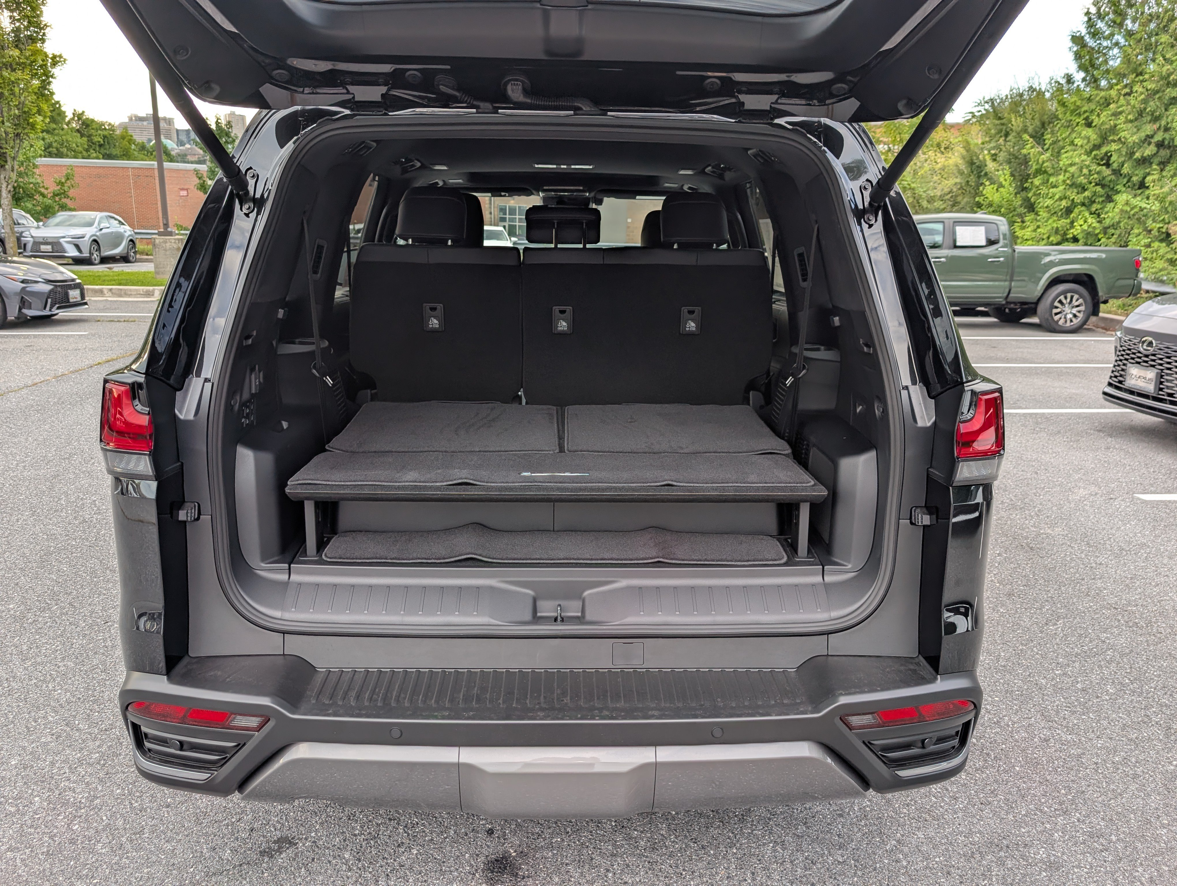 New 2026 Lexus LX 700h Luxury w/ Accessory Package (Z1) AWD/4WD image 10