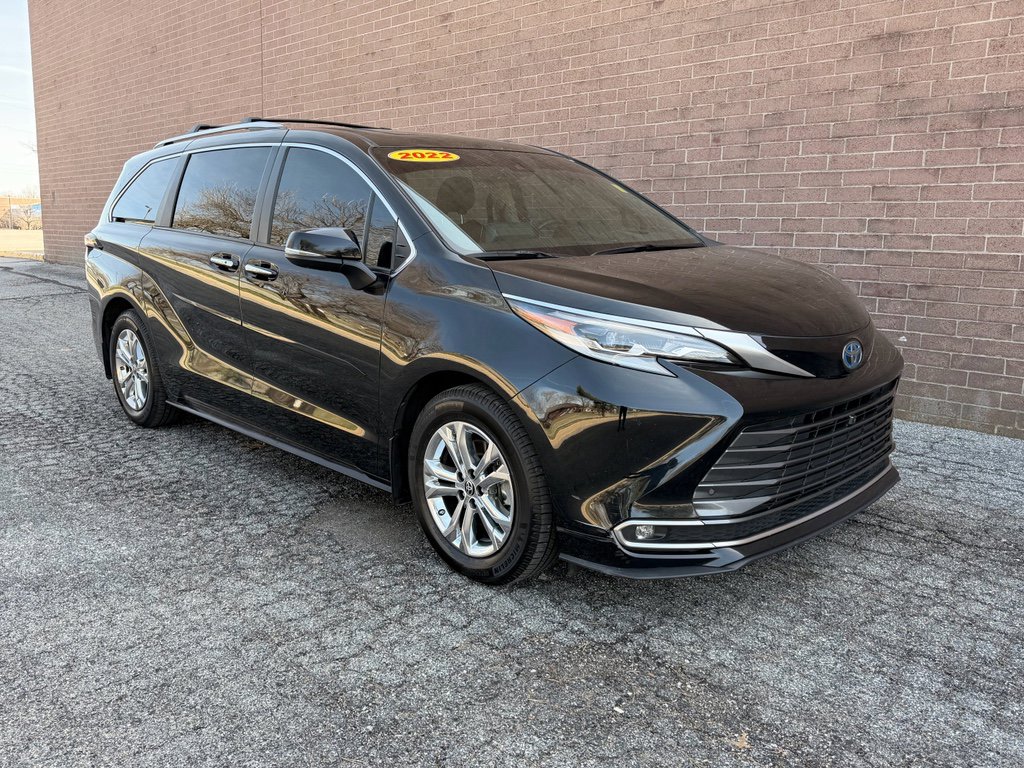 Used 2022 Toyota Sienna Platinum w/ Protection Package (TMS) image 7