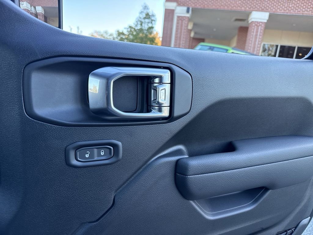 New 2025 Jeep Gladiator Sport image 27