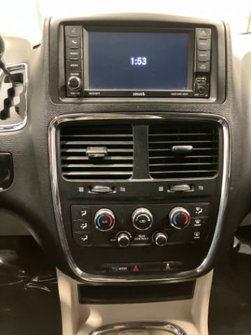 Used 2018 Dodge Grand Caravan SXT FWD image 33