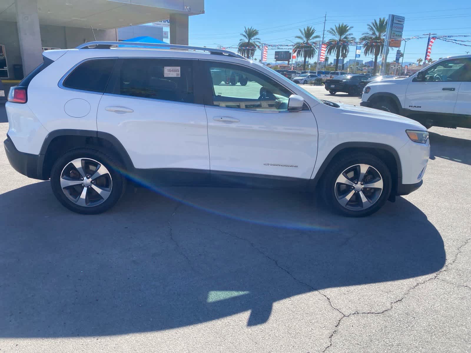 Used 2019 Jeep Cherokee Limited FWD image 4