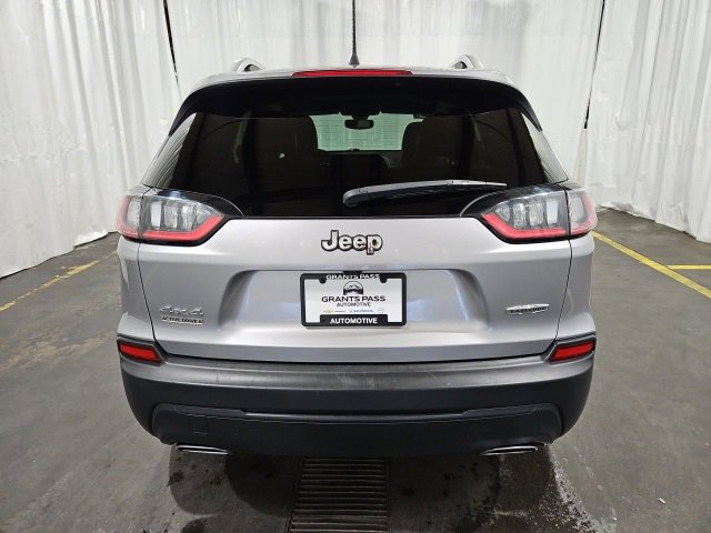 Used 2019 Jeep Cherokee Latitude Plus w/ Comfort/Convenience Group image 4