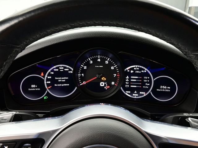 Certified 2022 Porsche Cayenne Platinum Edition image 9