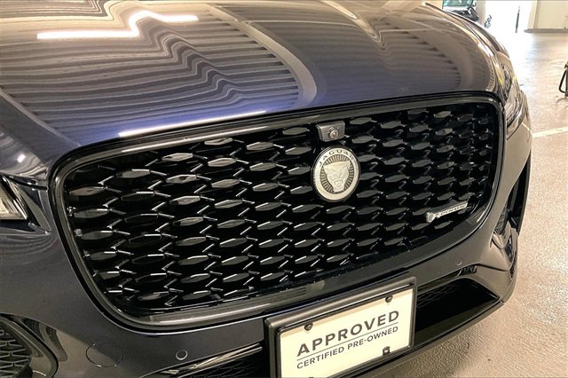 Certified 2025 Jaguar F-PACE R-Dynamic S image 31