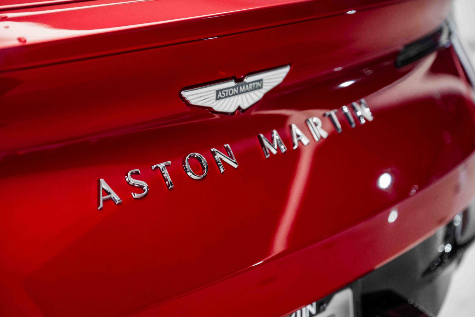 Used 2025 Aston Martin DB12 Convertible image 6