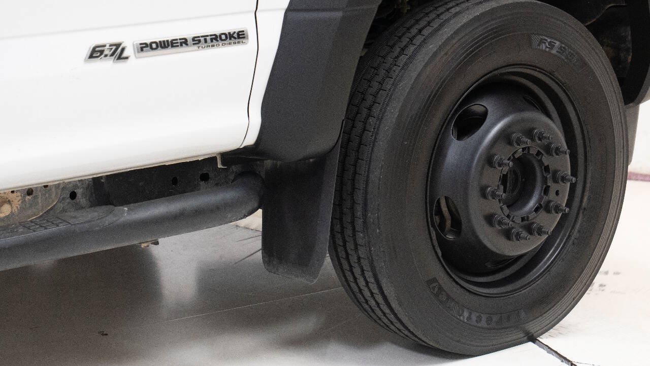 Used 2018 Ford F550 4x4 Regular Cab Super Duty image 64