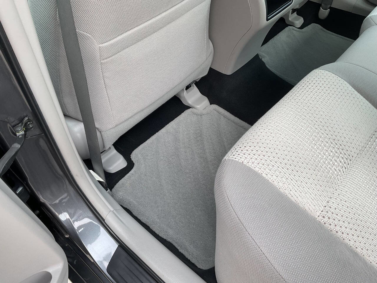 Used 2012 Toyota Camry LE FWD image 29