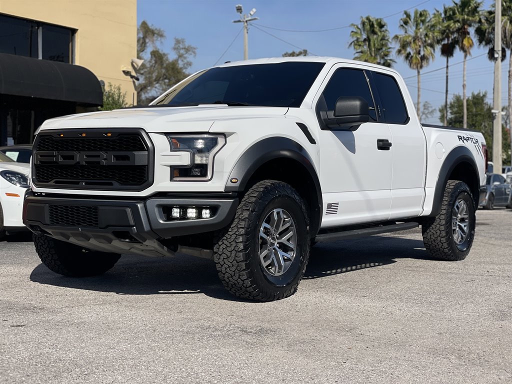 Used 2017 Ford F150 Raptor w/ Equipment Group 801A Mid image 9