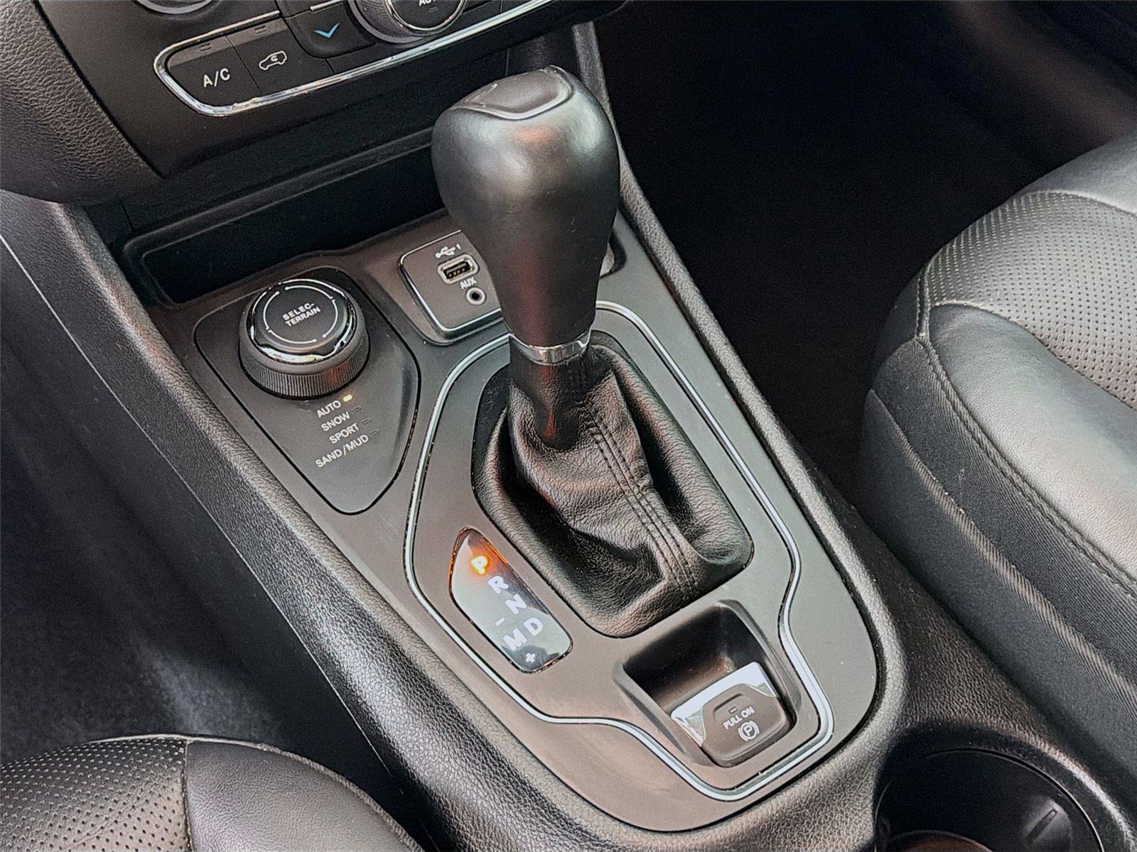 Used 2021 Jeep Cherokee Latitude Lux w/ Comfort/Convenience Group image 17