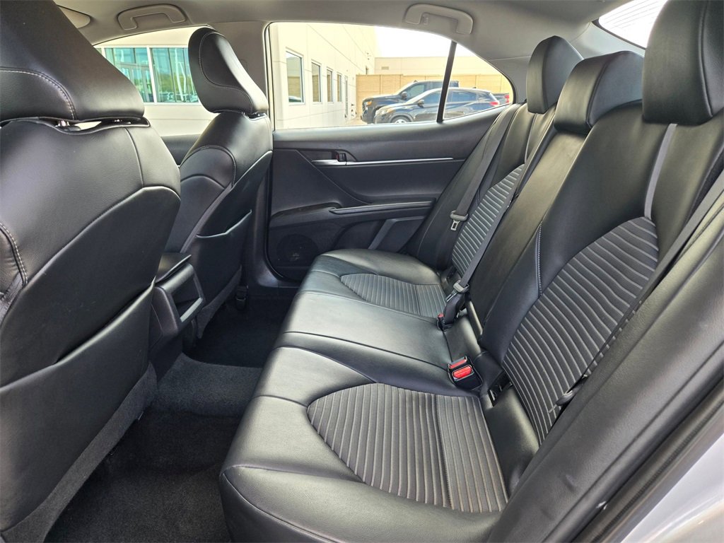Used 2021 Toyota Camry SE image 14