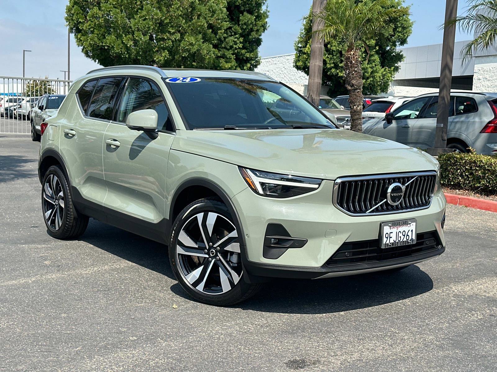 Certified 2024 Volvo XC40 B5 Ultimate w/ Climate Package video 1