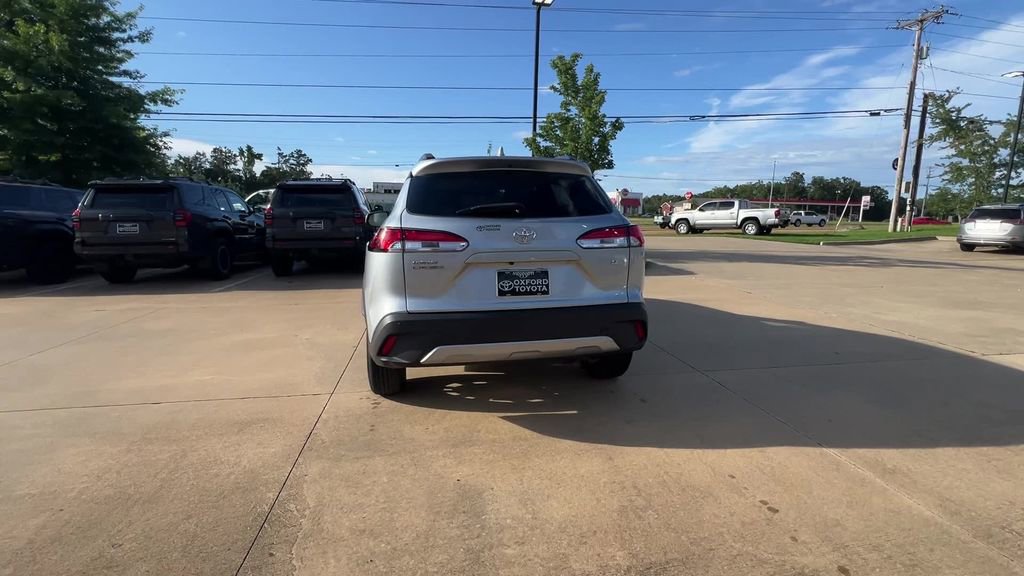 Used 2023 Toyota Corolla Cross LE FWD image 5